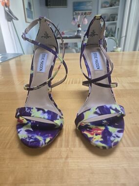 Steve Madden Purple Floral Strappy Sandals